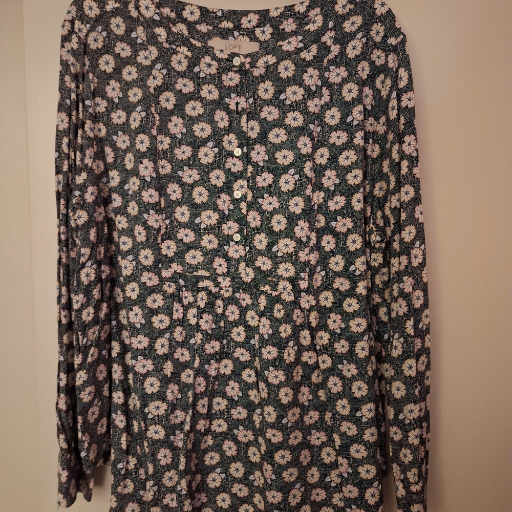 LOFT Women's Floral Blouse - Gray and White